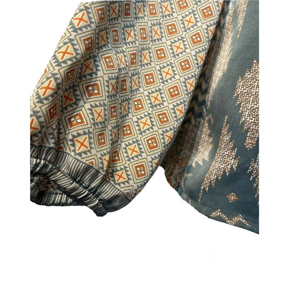 vero moda geometric sleer long sleeve V-neck Paula blouse Size M - Picture 2 of 7